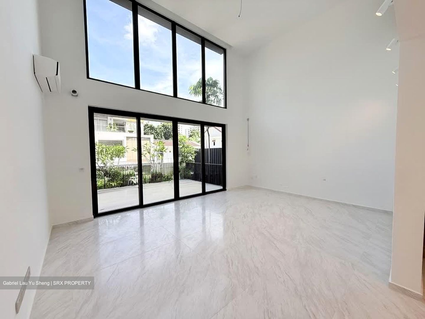 Shrewsbury Road (D11), Terrace #559696251